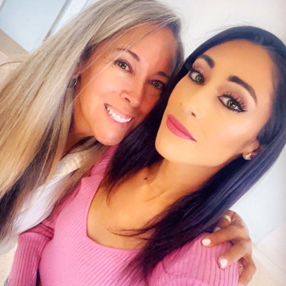 Meet your Posher, Ashley - Picture 1 of 1